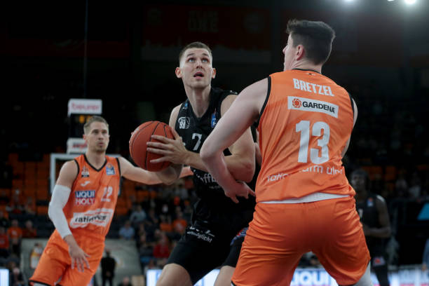 而孙颖莎则 而孙颖莎则