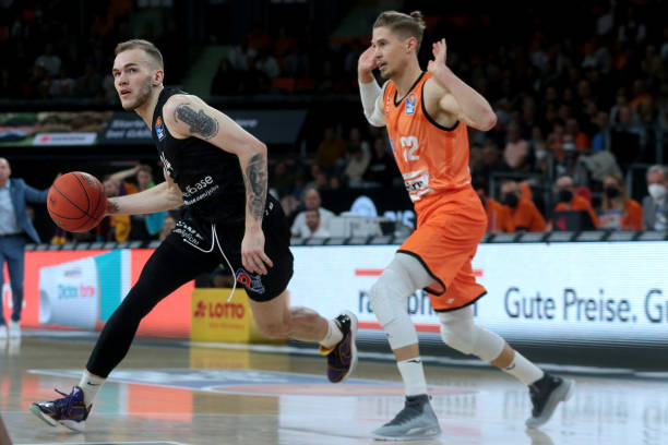 化交织的舞 化交织的舞